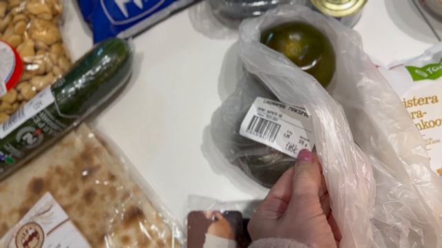 ЗАВТРАК/ОТРЕЗАЛА ВОЛОСЫ/ПОКУПКИ/УБИРАЕМ ЕЛКУ/ПП ТОРТИК смотреть онлайн