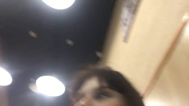 НЕАДЕКВАТНАЯ ПЬЯНАЯ БАБКА ПРИСТАЛА К НАМ И ПОКАЗЫВАЛА Ж$ПУ😳😳😳 смотреть онлайн