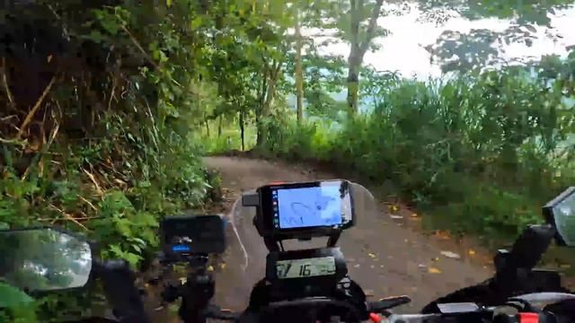 Don’t ride off the edge!! This is Colombia ?? |S6 - E22| смотреть онлайн