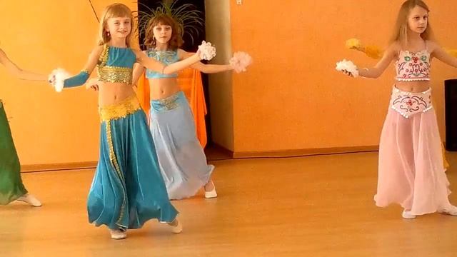 ТАНЕЦ С ЦВЕТАМИ смотреть онлайн