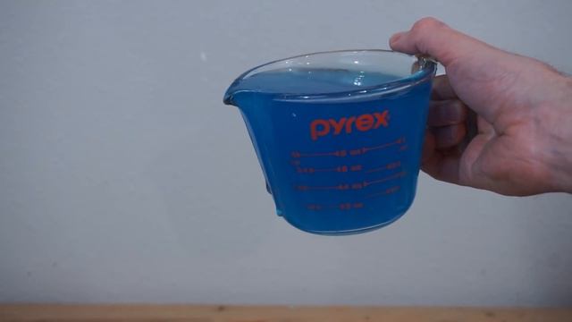 A Liquid That Pours Itself! The Self-Siphoning Fluid: Polyethylene Glycol смотреть онлайн