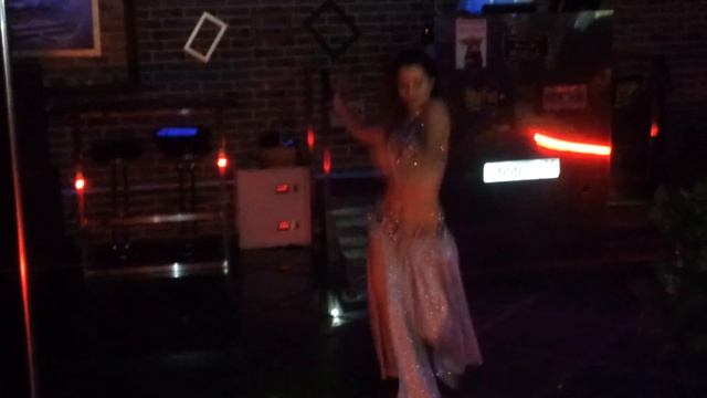 Восточный танец от Лолиты))) Шоу проект "Деливеранс" Заказ по тел: 8 909 465 90 65 смотреть онлайн