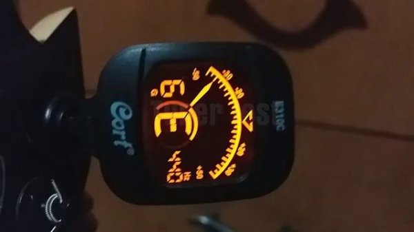 Cort E310c CLIP ON TUNER