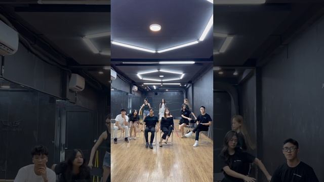 Which posture do you like the most? | Bạn thích dáng nào nhất? смотреть онлайн