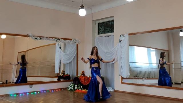 Raks Sharki. Классика. Юниоры, продолжающие. Открытый урок 2022г. Восточные танцы в Донецке. смотреть онлайн