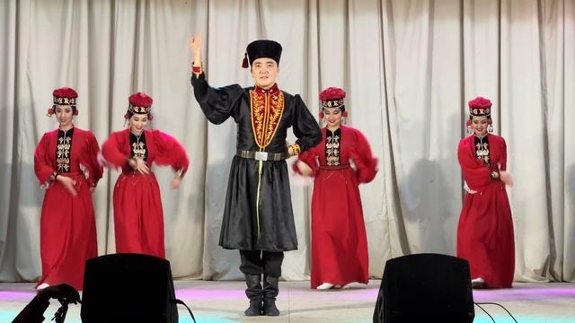 Калмыцкий танец Чичердык! смотреть онлайн