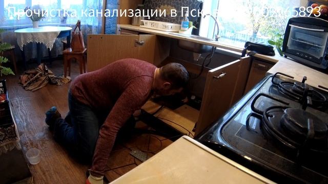 Застрял гибкий вал, но я его всё-таки вытащил. Прочистил сотую кухонную канализацию.#flexshaft смотреть онлайн