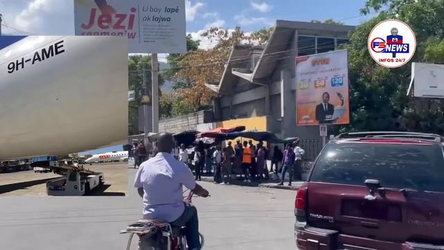 En Direct: Gwo kouri nan potoprens! Palè nasyonal atake /Anpil Bal ap chante nan Zòn palè nasyonal смотреть онлайн