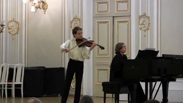 P. Sarasate: Zapateado, per. by Konstantin Besarab. К. Бесараб смотреть онлайн