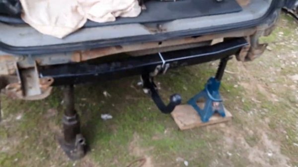 Установка ФАРКОПА на MAZDA BONGO FRIENDEE