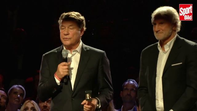 „Alle müssen wissen, dass Otto immer korrekt ist“ I Lebenswerk-Award für Rehhagel I SPORT BILD AWAR смотреть онлайн
