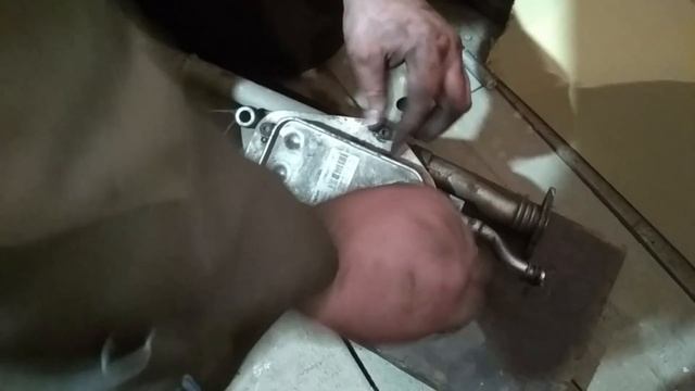 Потёк ТЕПЛООБМЕННИК Opel Zafira Z18XER !!! Меняем прокладки. смотреть онлайн