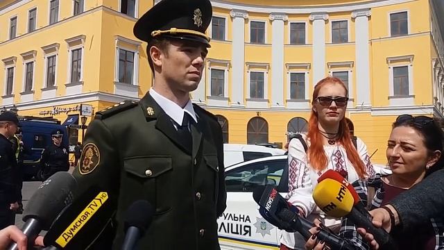 В Одессе устроили завораживающий патриотический флешмоб смотреть онлайн