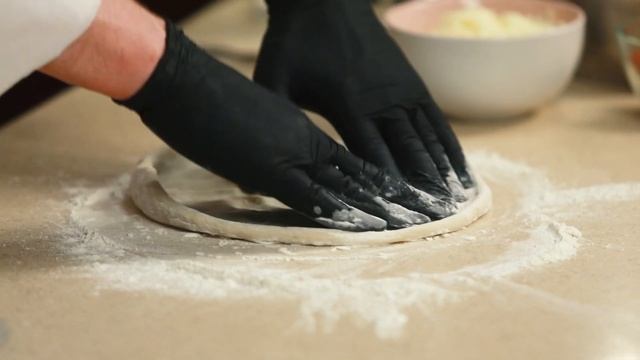 ДОМАШНЯЯ ПИЦЦА | Рецепт домашней пиццы, как в ресторане смотреть онлайн