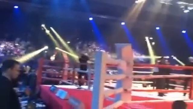 Мировой бокс в МОСКВЕ собирает тысячи людей бокс в массы,господа чиновники!!! смотреть онлайн