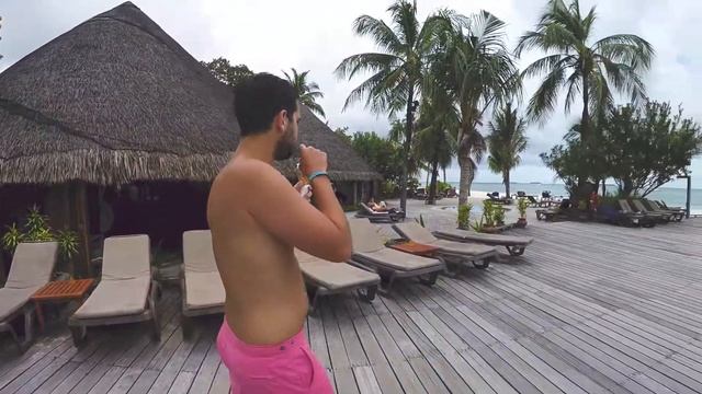 Kuredu Maldives Island Resort | See The Whole Island смотреть онлайн
