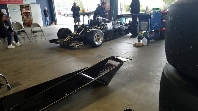 Cosworth DFV revving смотреть онлайн