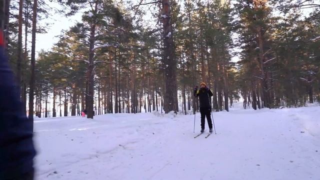 Коньковый ход с нуля 1 Тренировка: учимся правильно отталкиваться палками и скользить на одной лыже смотреть онлайн