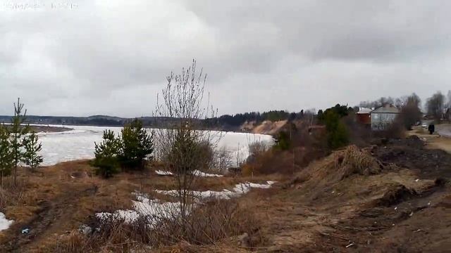 Ледоход р.Сухона г. Великий Устюг. 18 апреля 2022 смотреть онлайн