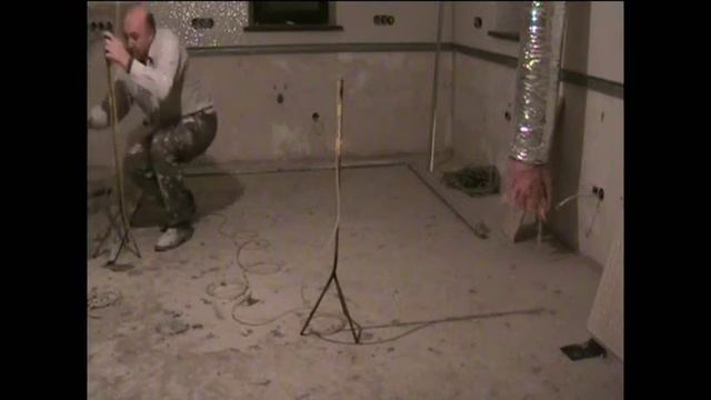 Укладка плитки по водяному уровню и мобильным маякам www.delaysam.top смотреть онлайн