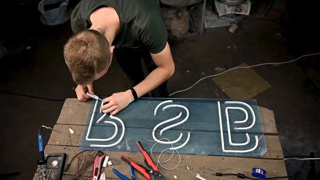 Как сделать неоновую вывеску | DENZVER WORKS | RSB смотреть онлайн
