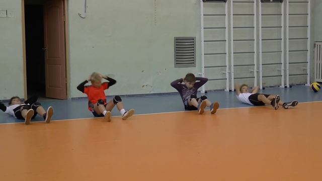 Обучение волейболу детей. Разминка. Беговые упражнения смотреть онлайн