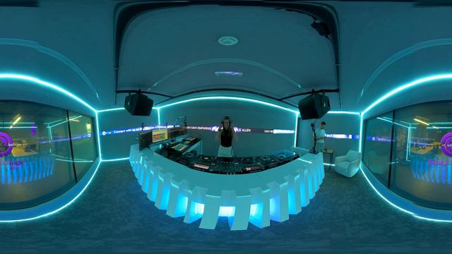 DAY BREAK PRESENTS KELLIE ALLEN смотреть онлайн