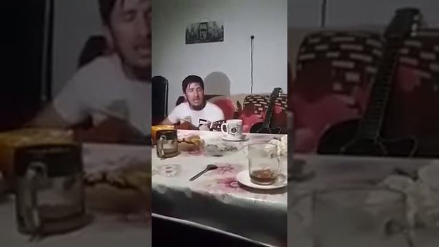 Чеченец поёт под гитару смотреть онлайн