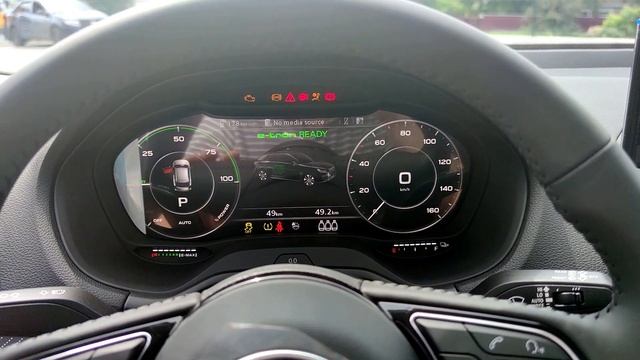 Audi Q2L E-tron смотреть онлайн