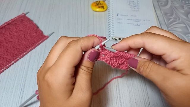 Очень простой узор спицами для шапок, шарфов, снудов, варежек и кофт + Схема узора!