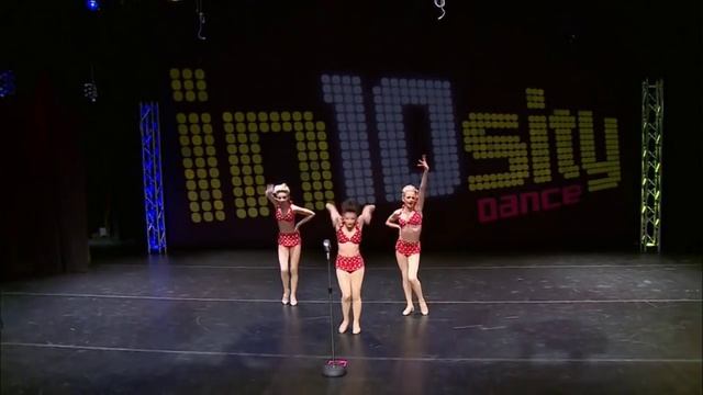 Dance Moms - Hear No Evil, See No Evil, Speak No Evil (S4, E3) смотреть онлайн