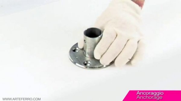 Ancoraggio Anchorage (Крепление стойки к полу)
