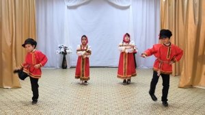 Детский танцевальный коллектив "Акварель"_танец" Порушка-Параня"