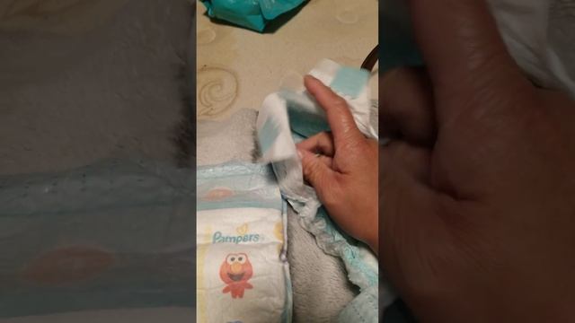 Pampers Baby - Dry Diapers Review !