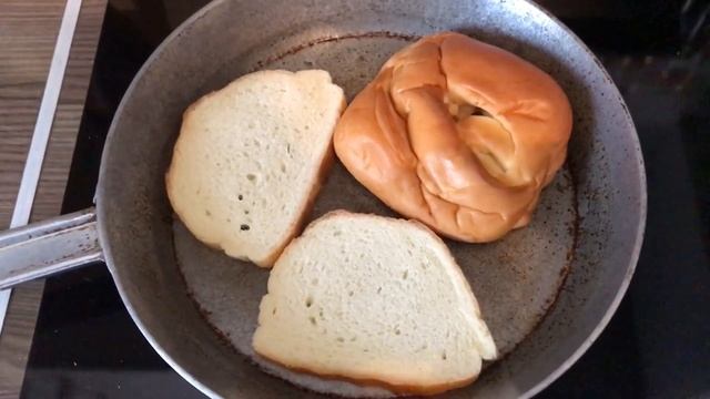 Как сделать вкусным вчерашний хлеб. Хлеб как будто только из печи, очень вкусный. смотреть онлайн