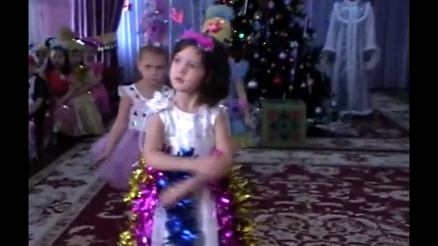 Утренник. Танец хлопушек. Д/С№ 39.23-12-2014 смотреть онлайн