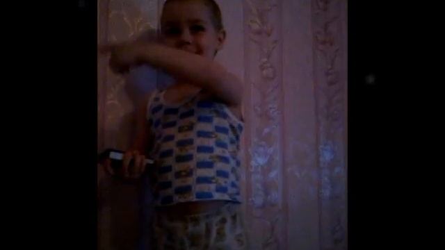 Дикие танцы Кирюшы!!!.wmv смотреть онлайн