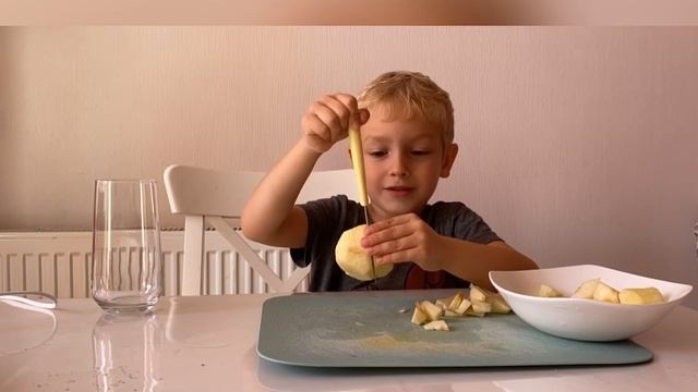 Шарлотка на сковородке ????