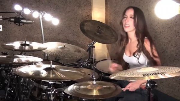 ШИКАРНАЯ БАРАБАНЩИЦА  MEYTAL COHEN