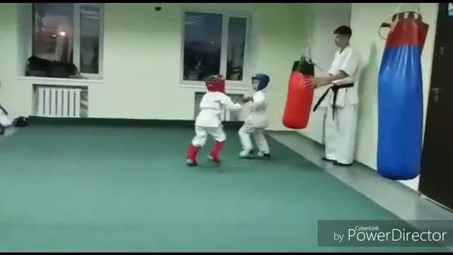 Открытые Спарринги Каратэ кекушинкай Рахат и Куаныш. Павлодар 2.10.2017. смотреть онлайн