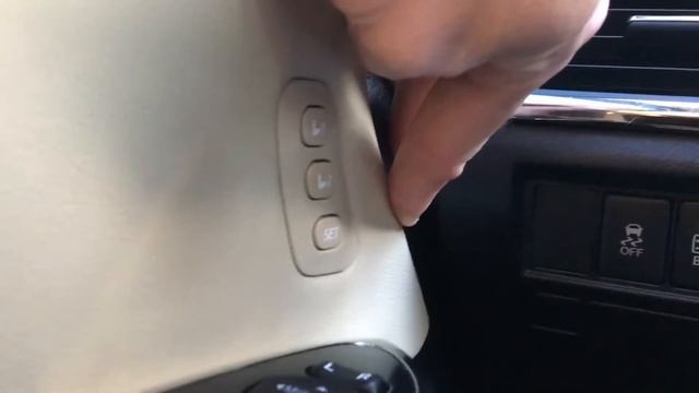 2016 Toyota Avalon Limited with JBL Premium audio смотреть онлайн