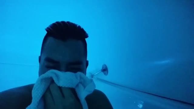 Inside a Sensory Deprivation Tank смотреть онлайн