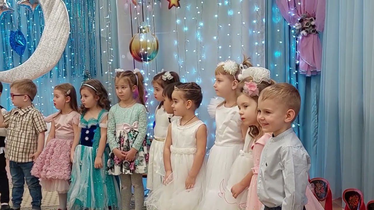 Новогодний утренник в садике (группа Семицветики, 28 декабря 2022) смотреть онлайн