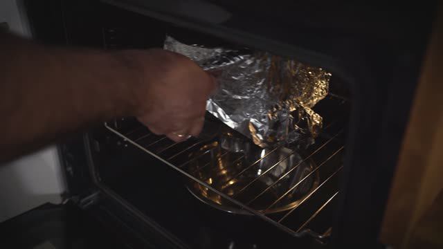 КУХНЯ - Праздничная битва 2 сезон - смотрите на телеканале смотреть онлайн