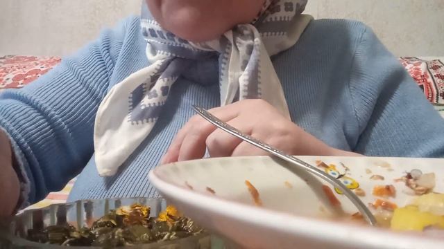 ГРЕЧНЕВЫЙ СУП, КАПЕРСЫ?МУКБАНГ? ЕМ ОДУВАНЧИК