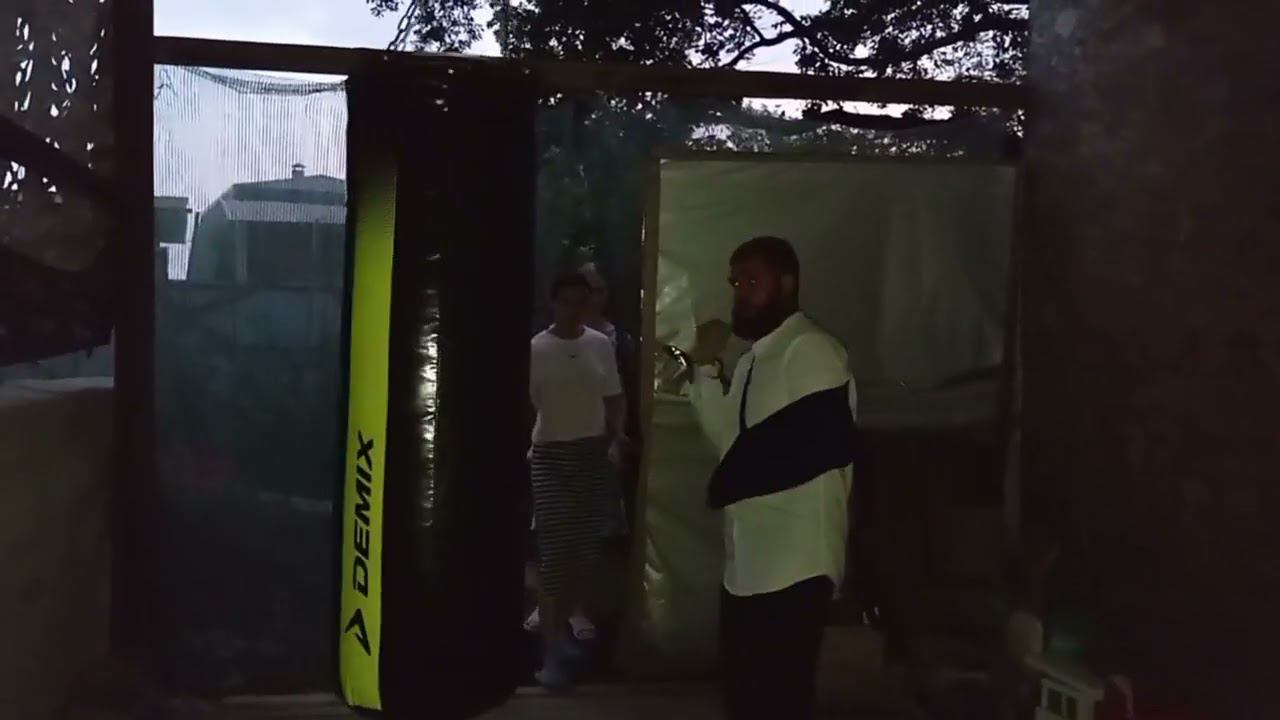 КОМАНДИР И С ОДНОЙ РУКОЙ БОЕЦ! смотреть онлайн