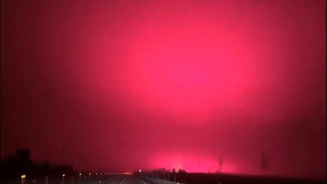 HERCOLUBUS CHEGANDO EO BIXO PEGANDO NA TERRA E NO SOL ! смотреть онлайн