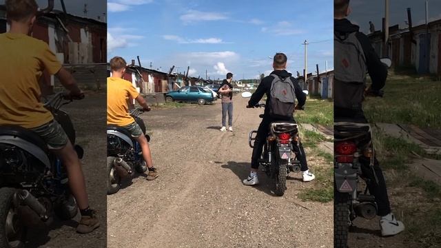 Заезд на рейсере 50 кубов и Ямаха джог 70 кубов #гонки #мото #гараж смотреть онлайн