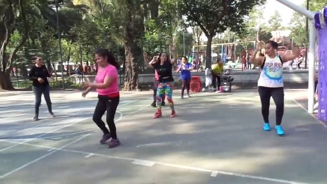 Zumba Pushkin, Like a Chandelieeeer!! con Tisha!!! смотреть онлайн