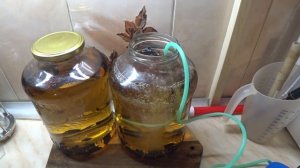 Выдерживаем зерновой дистиллят на щепе 40 дней  Получаем шикарный вкус и аромат - отличный Вискарик